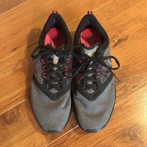 Nike Zoom tennis shoes